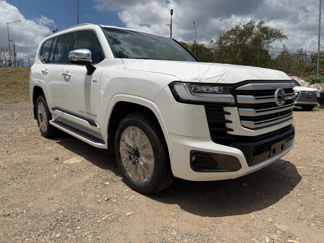 LAND CRUISER 300 HIBRIDO VXR