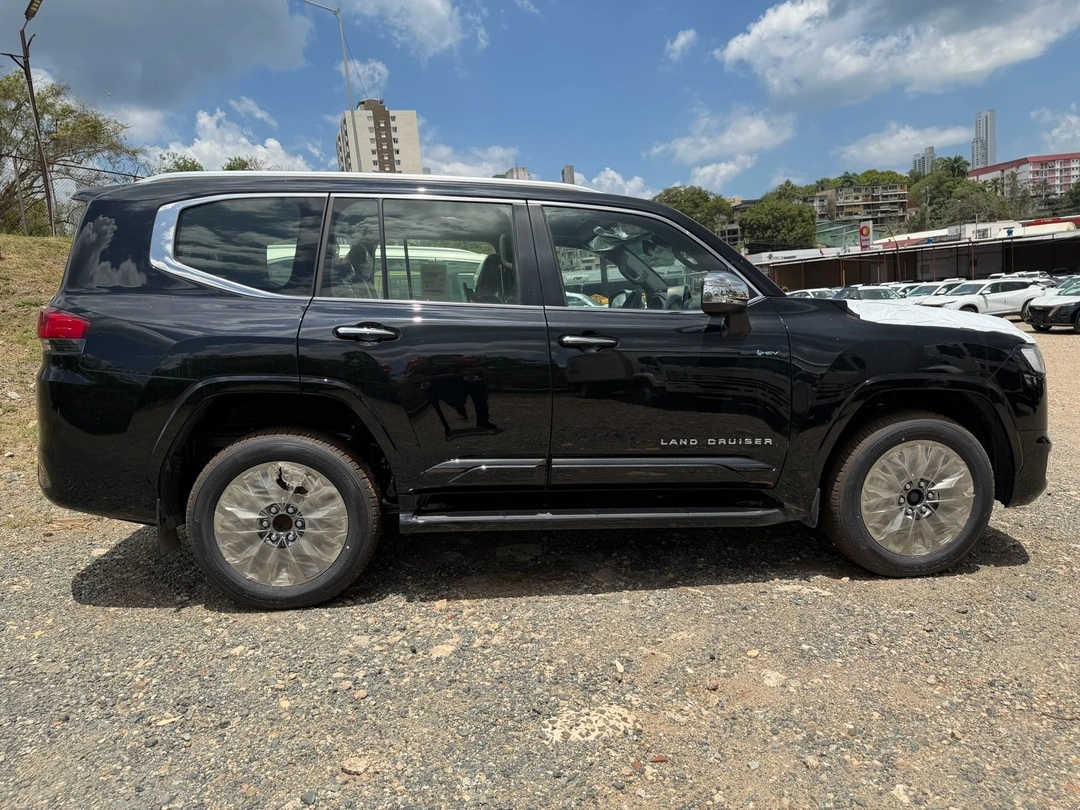 LAND CRUISER LC300 VX